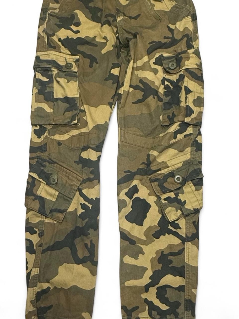Women’s camouflage cargo pants